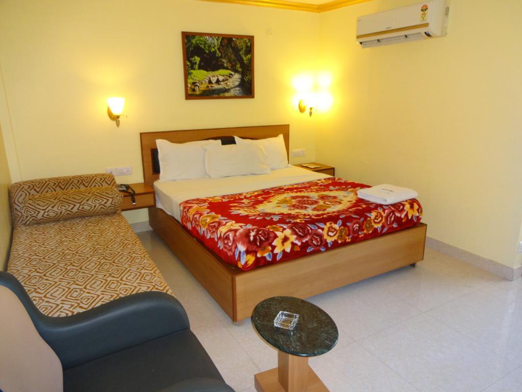 Hotel Nahar Manchester Inn Coimbatore Zimmer foto